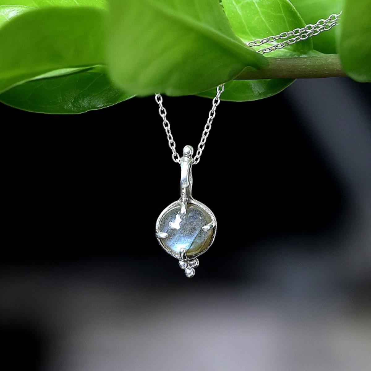 Boho Style 925 Sterling Silver Round Labradorite Dainty Pendant Jewelry