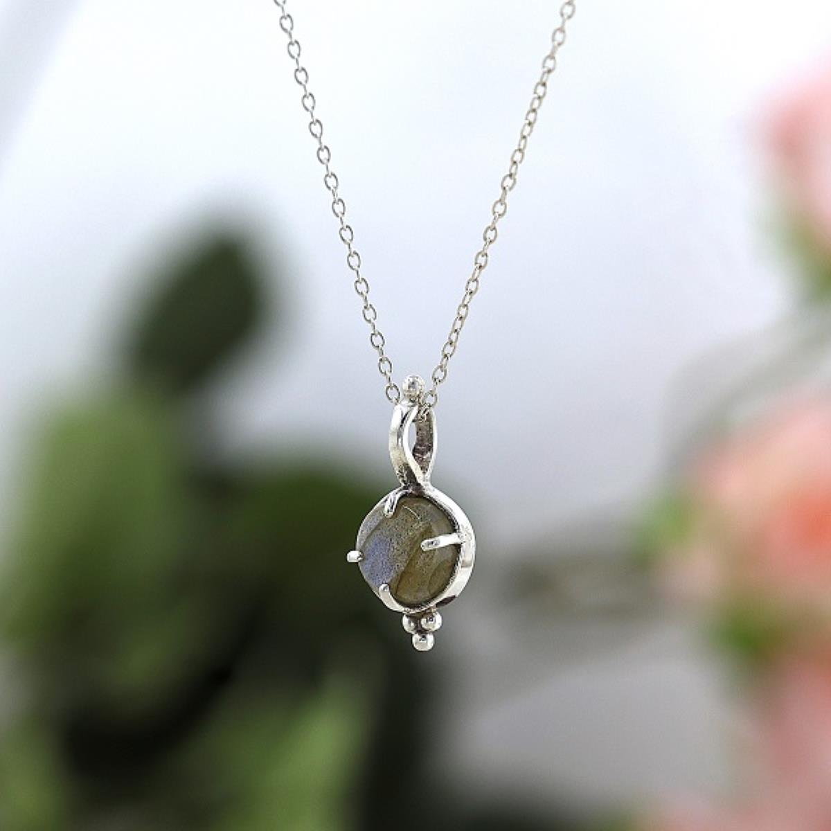 Boho Style 925 Sterling Silver Round Labradorite Dainty Pendant Jewelry