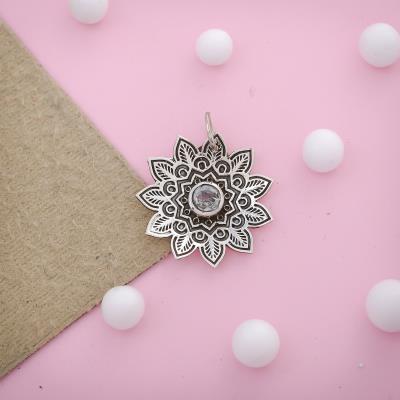 Flower Craft Sterling Silver Blue Topaz Pendant